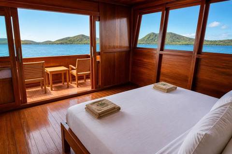 Suite con terraza a bordo en Komodo